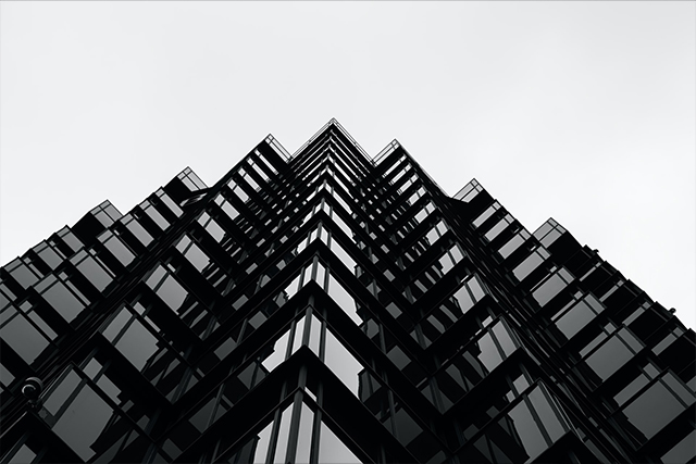 Edificio geométrico moderno
